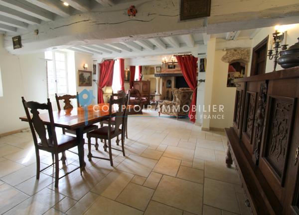 Propriete
                                                                                                                                                                                                                                                                                                                        12 pièce(s)                                                                                                                                                                                                          8 chambre(s)                                                                                                                                                                                                          355  m²