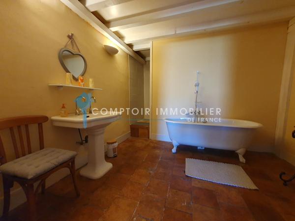Maison
                                                                                                                                                                                                                                                                                                                        7 pièce(s)                                                                                                                                                                                                          5 chambre(s)                                                                                                                                                                                                          212  m²