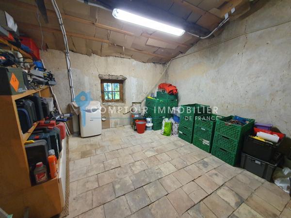 Maison
                                                                                                                                                                                                                                                                                                                        7 pièce(s)                                                                                                                                                                                                          5 chambre(s)                                                                                                                                                                                                          212  m²
