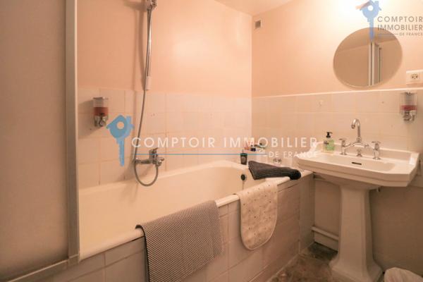 Maison
                                                                                                                                                                                                                                                                                                                        7 pièce(s)                                                                                                                                                                                                          5 chambre(s)                                                                                                                                                                                                          212  m²