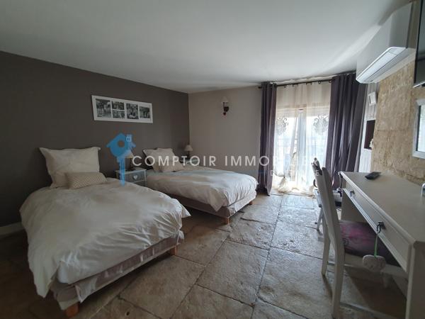 Maison
                                                                                                                                                                                                                                                                                                                        7 pièce(s)                                                                                                                                                                                                          5 chambre(s)                                                                                                                                                                                                          212  m²
