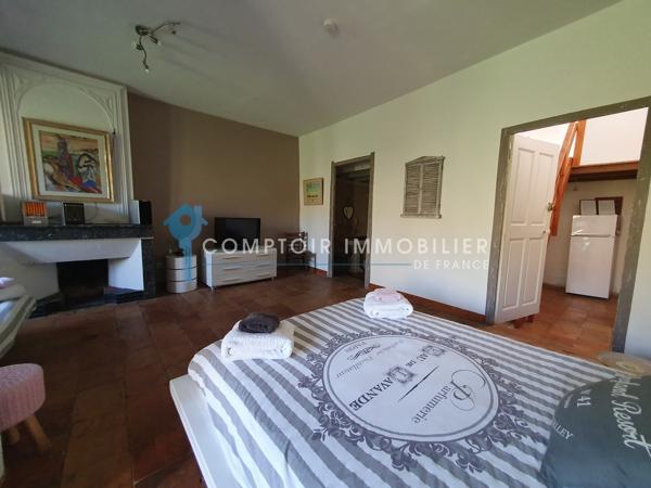 Maison
                                                                                                                                                                                                                                                                                                                        7 pièce(s)                                                                                                                                                                                                          5 chambre(s)                                                                                                                                                                                                          212  m²