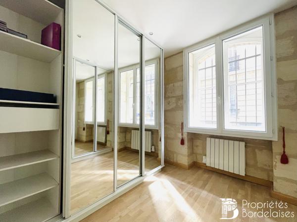 Magnifique appartement T3 rénové Bordeaux hyper centre