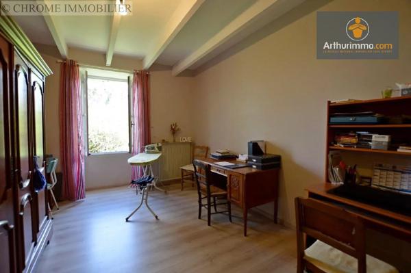 Vente                                                      Maison
                        
                     8 pièces                      239 m2                     à Monségur