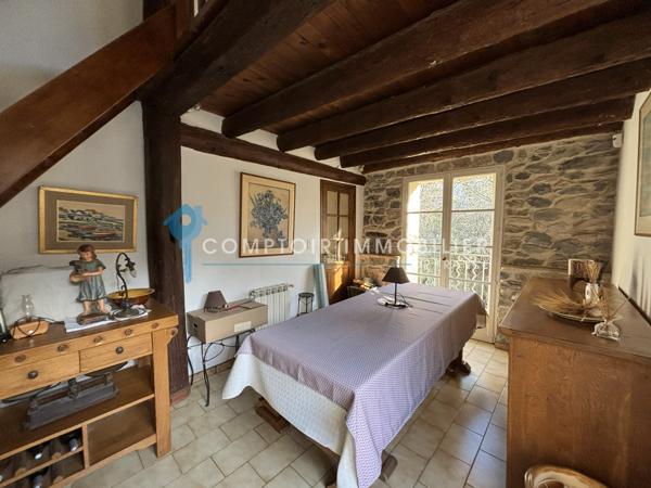Maison de village
                                                                                                                                                                                                                                                                                                                        4 pièce(s)                                                                                                                                                                                                          3 chambre(s)                                                                                                                                                                                                          120  m²