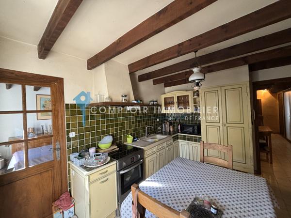 Maison de village
                                                                                                                                                                                                                                                                                                                        4 pièce(s)                                                                                                                                                                                                          3 chambre(s)                                                                                                                                                                                                          120  m²