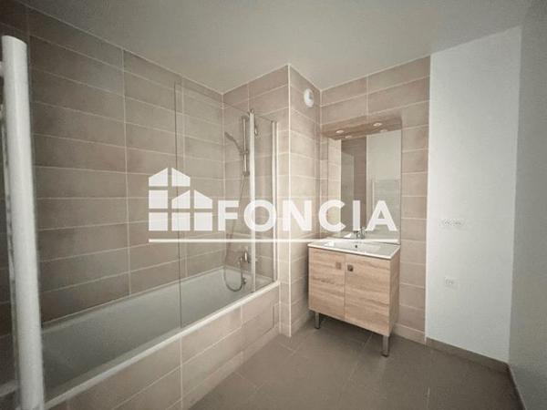 Location Appartement 4 pièces 80.68 m² - 7 RUE ANNE FRANCK Floirac 33270