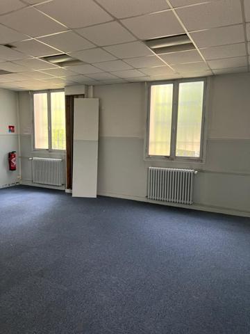 Location Local commercial1500 m² - CORBEIL ESSONNES (91100)