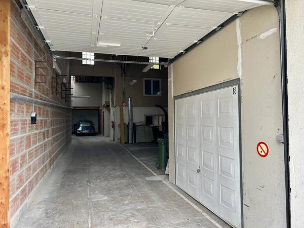 Acheter un Entrepot/Garage 300m2 à Talence Barriere de Toulouse avec places stationnement exterieures