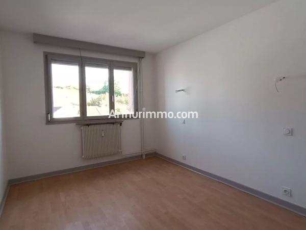 Vente                                                      Appartement
                        
                     3 pièces                      78 m2                     à Lons-le-Saunier