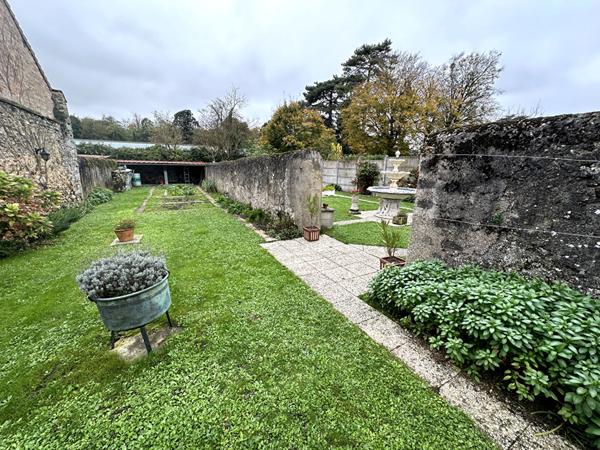 Maison Villeblevin 173m2 avec dépendances