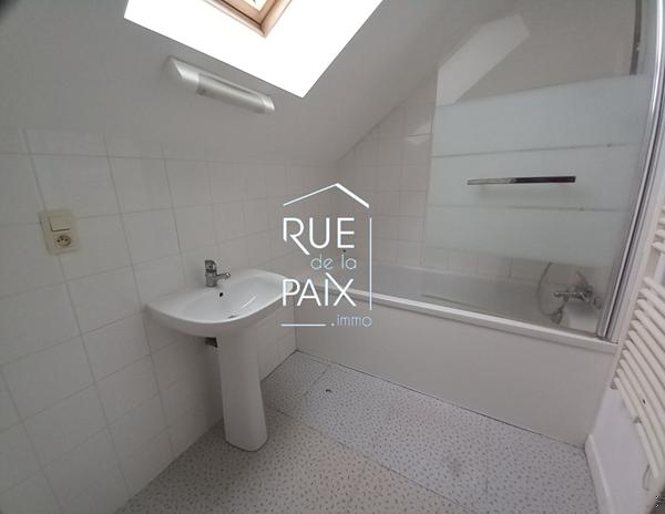 79600 LOUIN Maison Louin 98 m2