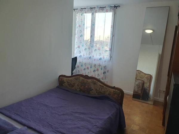 Immeuble à vendre    8 pièces • 360 m2 Angerville