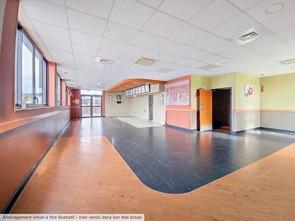Local commercial à louer 135 m² avec terrasse - attenant au Cinéma de Dreux - proche du palais des Sports Parc des Expositions et lycée