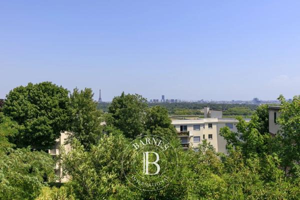 Suresnes, Hôtel particulier 6 Chambres -  370 m² à vendre