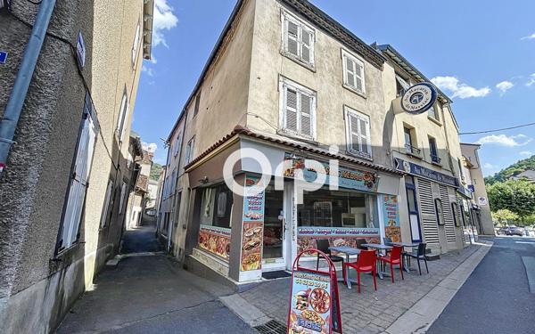 Immeuble à vendre    8 pièces • 245 m2 Massiac