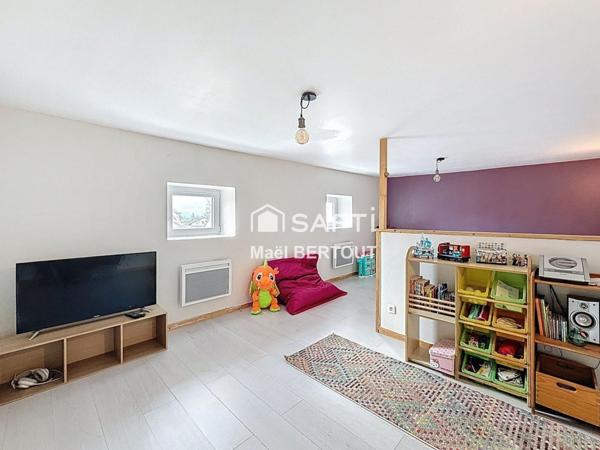 Maison spacieuse à Corbonod, un potentiel unique à saisir!