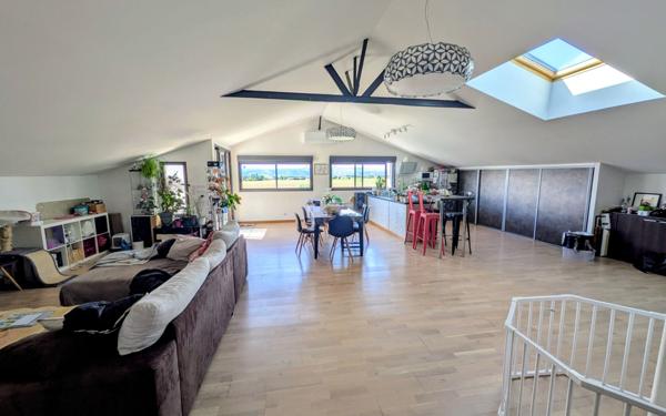 Maison à vendre    9 pièces •  Malissard