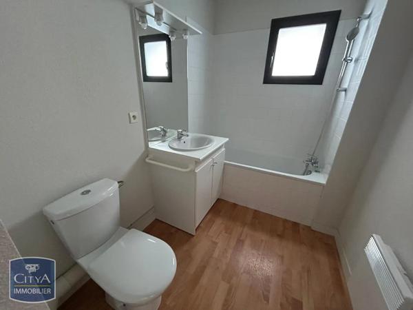 Appartement à louer 1 pièce 25.14m² Laval (53000)