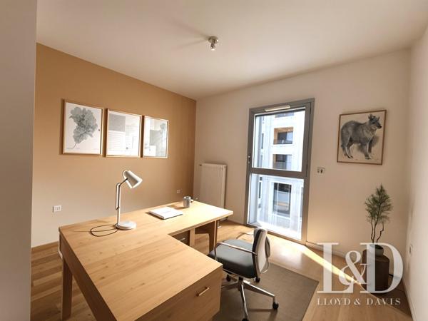 BORDEAUX CHARTRONS - Appartement 3 pièces de 75 m² avec parking