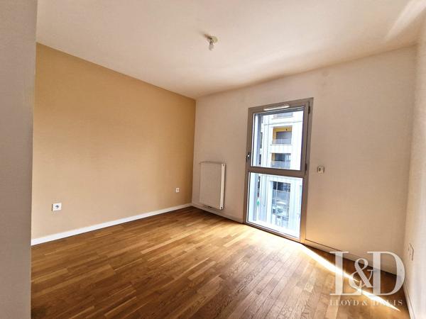 BORDEAUX CHARTRONS - Appartement 3 pièces de 75 m² avec parking