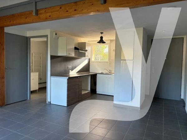 LÉOGNAN | Duplex avec mezzanine et 2 places de parking - 33850 Léognan - Réf 87499215