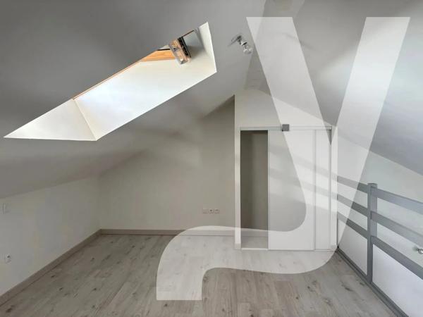 LÉOGNAN | Duplex avec mezzanine et 2 places de parking - 33850 Léognan - Réf 87499215