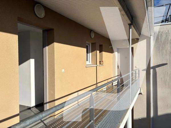 LÉOGNAN | Duplex avec mezzanine et 2 places de parking - 33850 Léognan - Réf 87499215