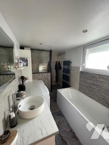 ESTAIRES MAISON 3 CHS JARDIN