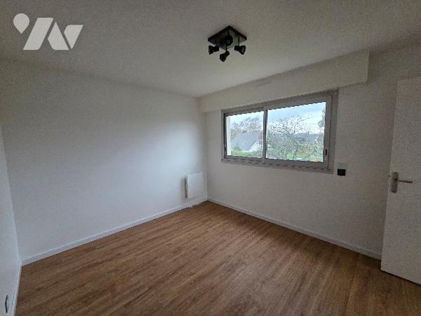 YVETOT, appartement de 79.65 m² au 2ème étage avec ascenseur,  2 chambres, 1 garage individuel.