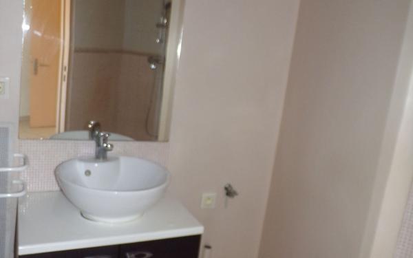 Appartement à vendre    2 pièces • 37,48 m2 La Tour-d'Aigues