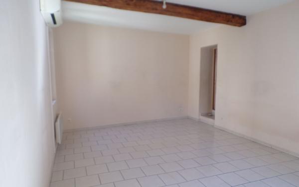 Appartement à vendre    2 pièces • 37,48 m2 La Tour-d'Aigues