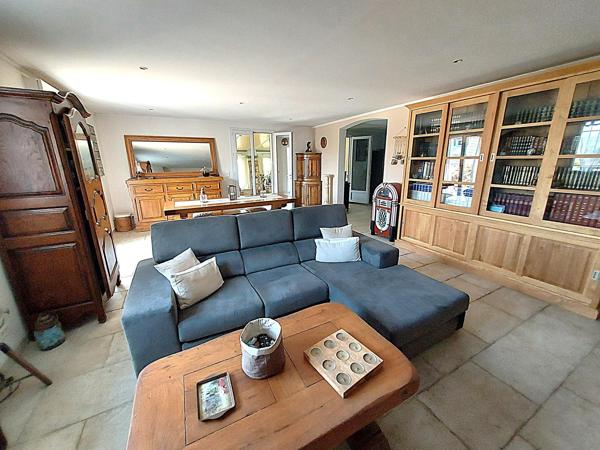 Superbe propriété de 182 m² avec piscine lagon et dépendance