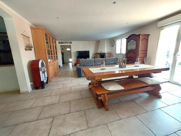 Superbe propriété de 182 m² avec piscine lagon et dépendance