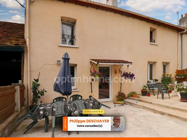 Maison de Village de 142 m² - 6 pièces - 4 chambres - Grange / Gararge - sur parcelles de 1935 m² - MAGNAC LAVAL (87190)