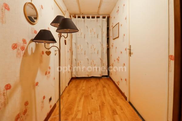 Maison de Village de 142 m² - 6 pièces - 4 chambres - Grange / Gararge - sur parcelles de 1935 m² - MAGNAC LAVAL (87190)