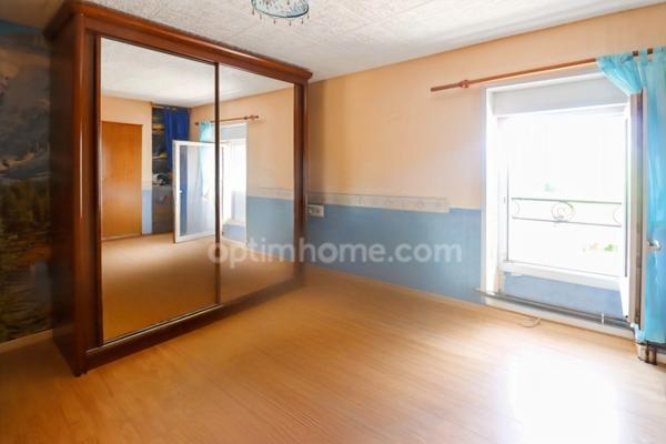 Maison de Village de 142 m² - 6 pièces - 4 chambres - Grange / Gararge - sur parcelles de 1935 m² - MAGNAC LAVAL (87190)