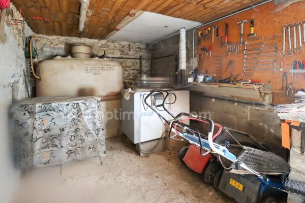 Maison de Village de 142 m² - 6 pièces - 4 chambres - Grange / Gararge - sur parcelles de 1935 m² - MAGNAC LAVAL (87190)