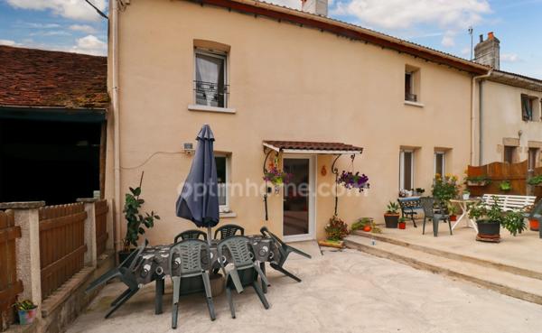 Maison de Village de 142 m² - 6 pièces - 4 chambres - Grange / Gararge - sur parcelles de 1935 m² - MAGNAC LAVAL (87190)