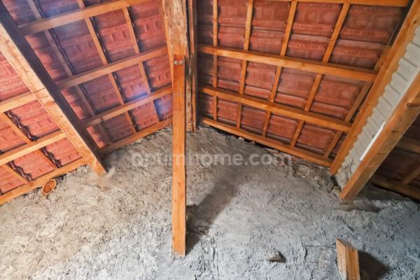 Maison de Village de 142 m² - 6 pièces - 4 chambres - Grange / Gararge - sur parcelles de 1935 m² - MAGNAC LAVAL (87190)