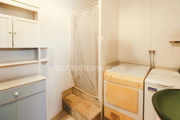 Maison de Village de 142 m² - 6 pièces - 4 chambres - Grange / Gararge - sur parcelles de 1935 m² - MAGNAC LAVAL (87190)