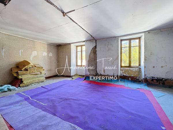 Nant (12230) Maison de village à rénover avec jardin et appartement indépendant rénové — emplacement privilégié à Nant