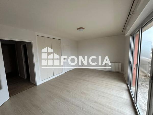 Location Studio 28 m² - 56 COURS BRIAND Charleville Mezieres 08000