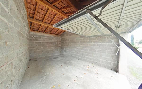 Stationnement à louer    17 m2 Romans-sur-Isère