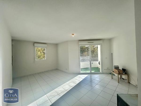 Appartement à louer 2 pièces 46.98m² Niort (79000)