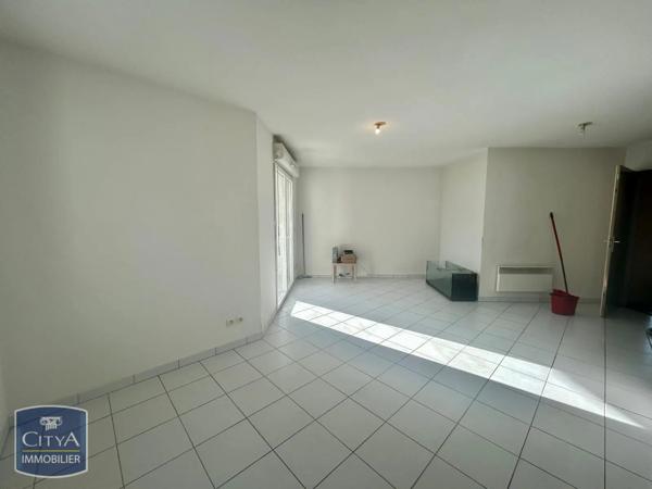 Appartement à louer 2 pièces 46.98m² Niort (79000)
