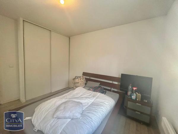Appartement à louer 2 pièces 46.98m² Niort (79000)