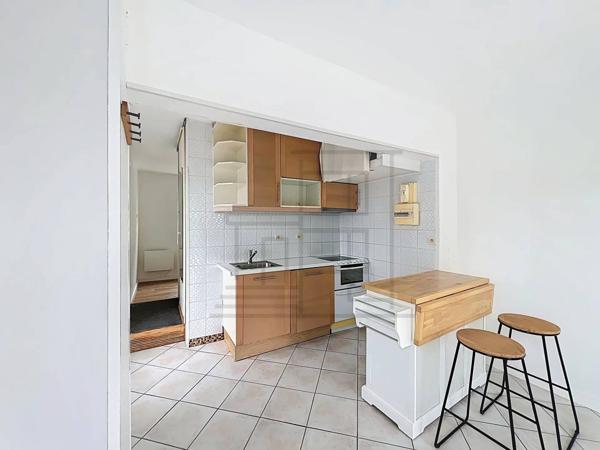 F2 Auvers avec jardin et parking