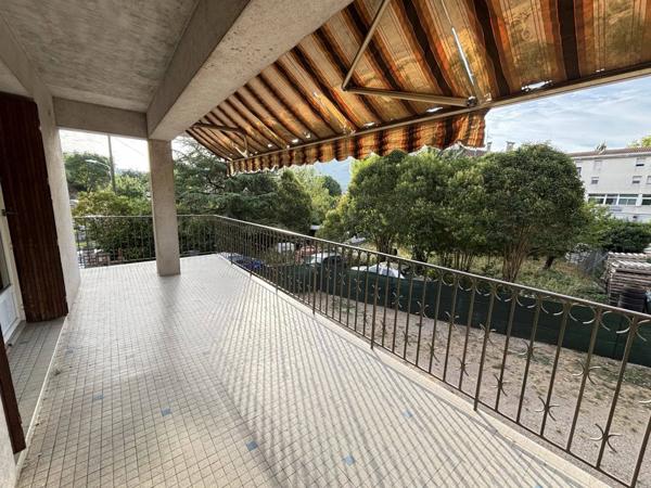 Maison 12 pièces sur 2 niveaux