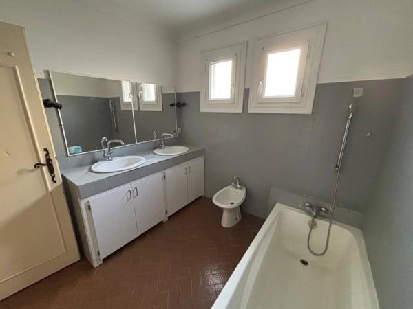 Maison 12 pièces sur 2 niveaux